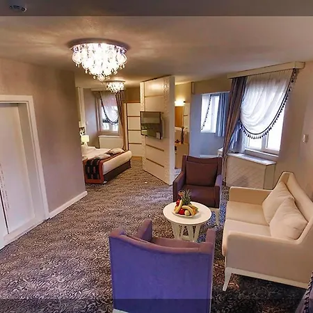 Manhattan Hotel